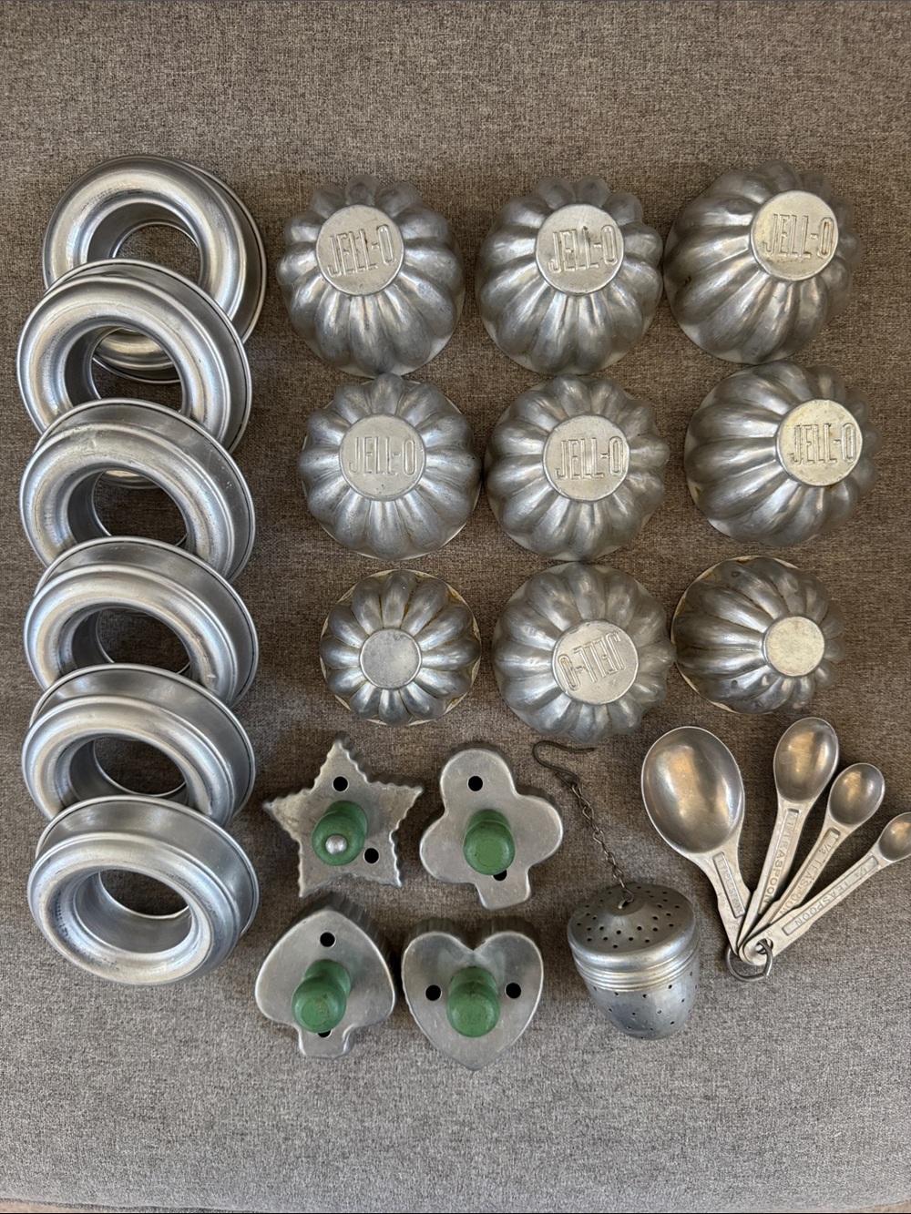 Vintage Aluminum Jello molds, cookie cutter, measuring spoons & tea strainer